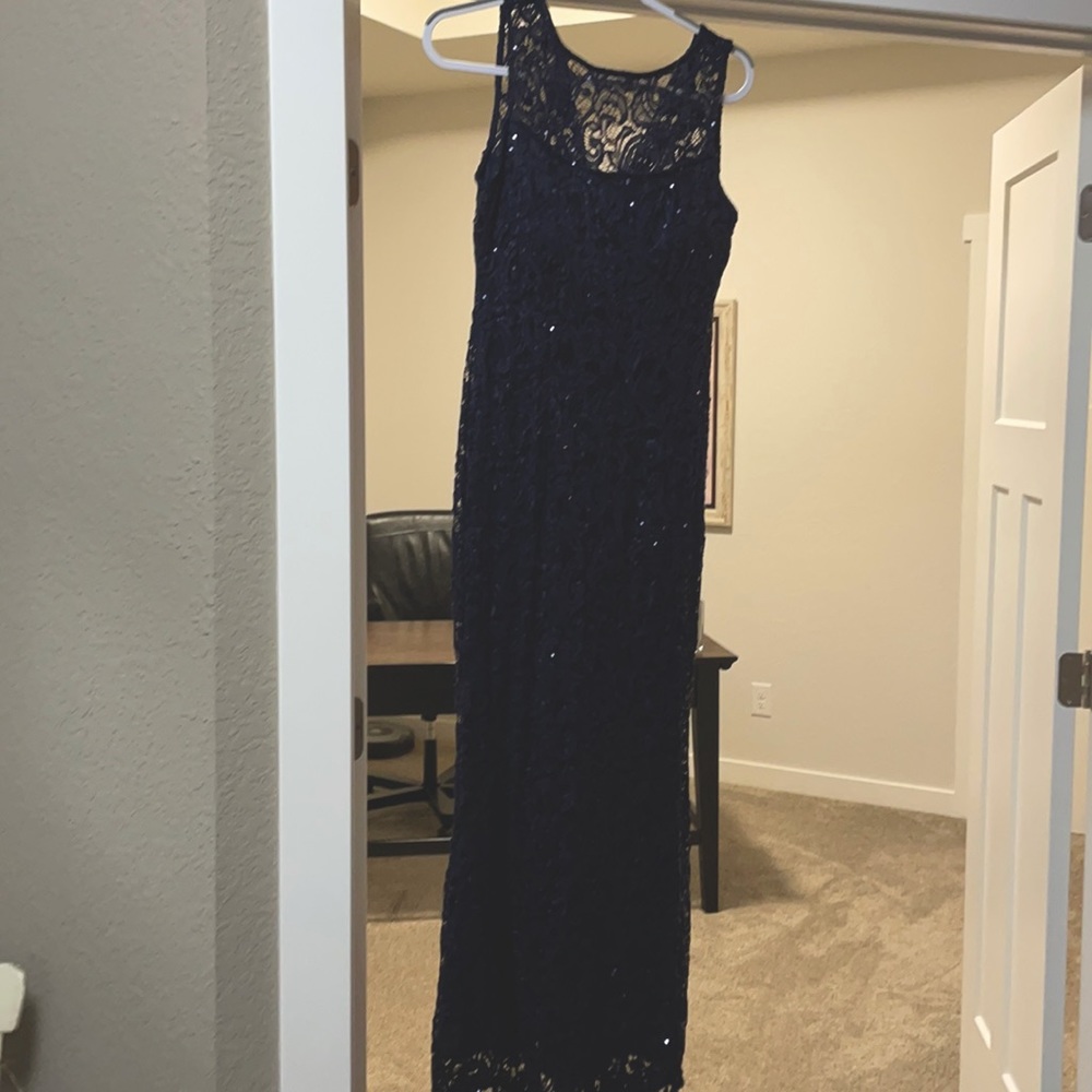 Size 6 evening gown! Lace, comfy stretches! Sequins, sparkles, and stunning!